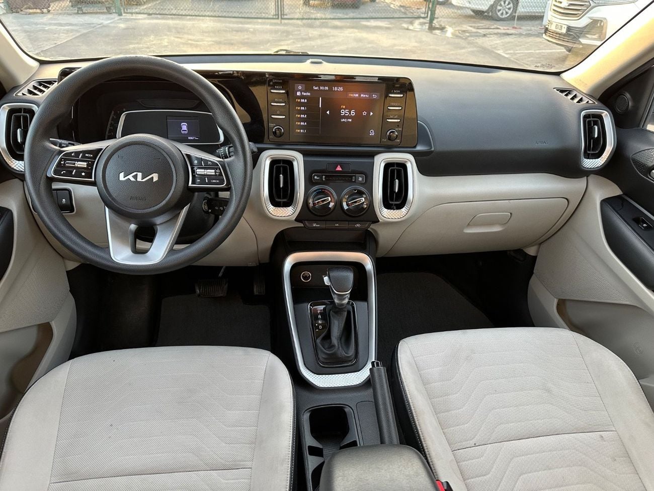 Kia Sonet LX Very good car 2023