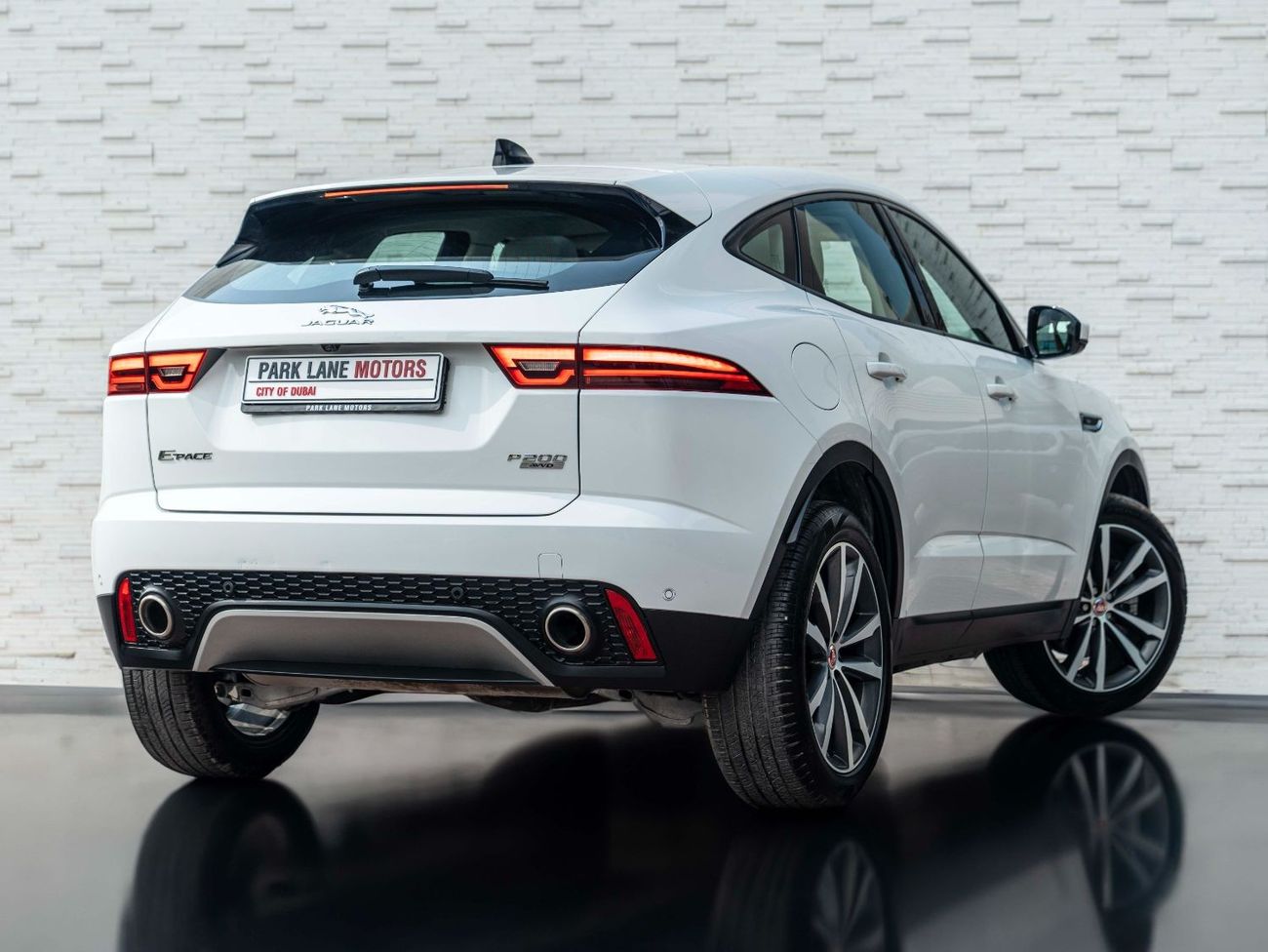 Jaguar E Pace P200