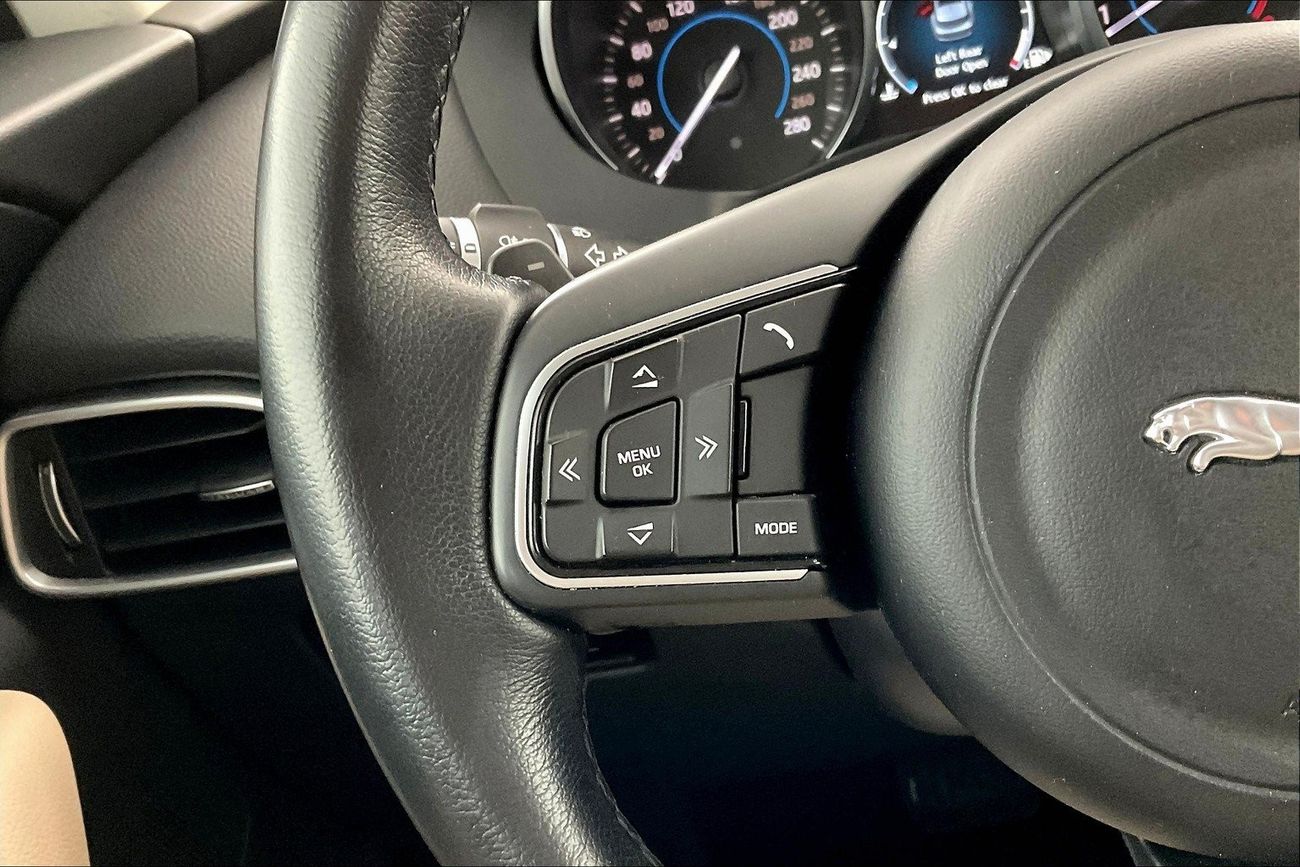 Jaguar F-PACE Pure