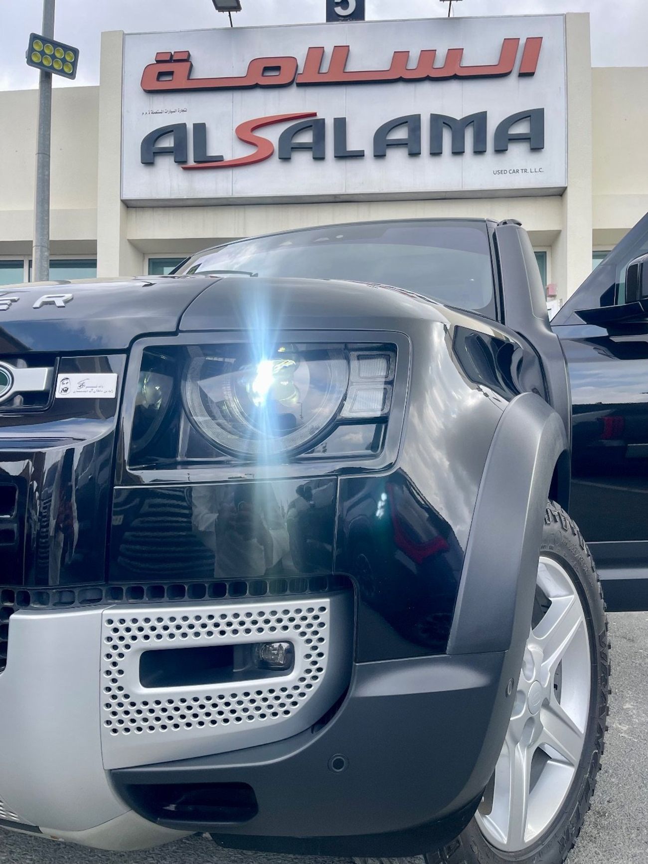 لاند روفر ديفندر P300 110 SE 2.0L (7 Seater)