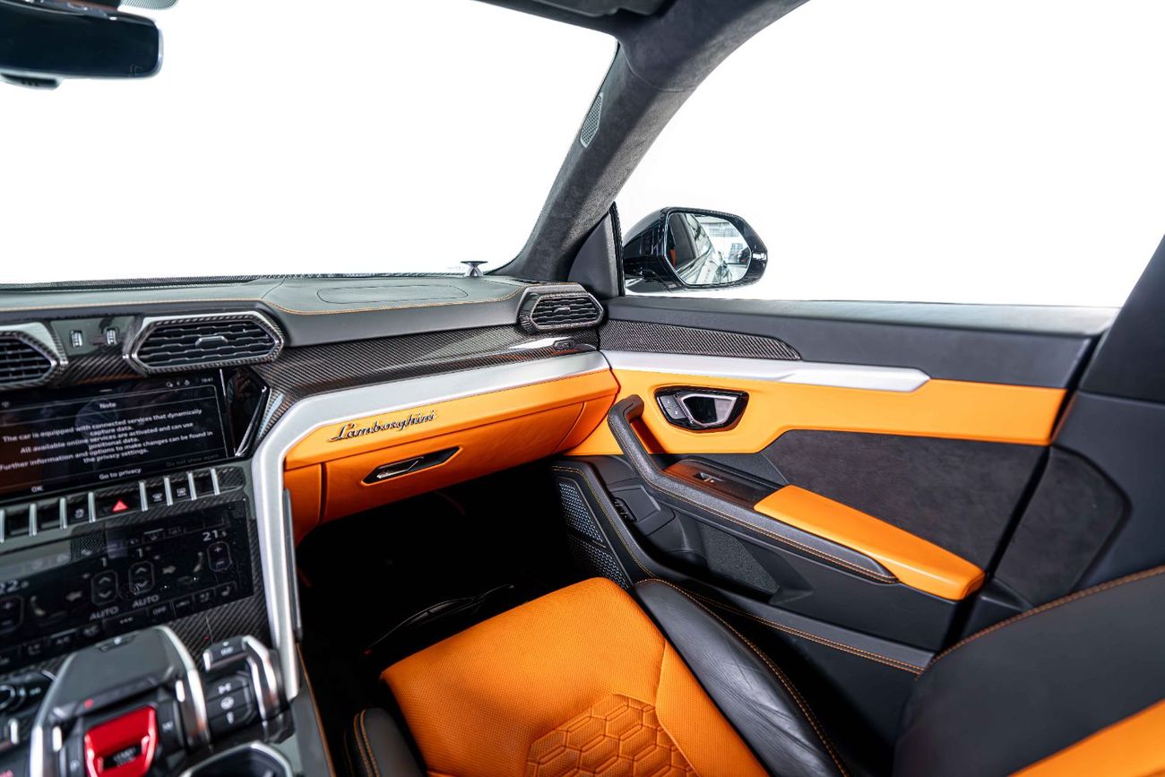 Lamborghini Urus STD 4.0T V8 Mansory Kit-Chopped Carbon Fiber Exterior-Performance Exhaust System-4 VIP Seats