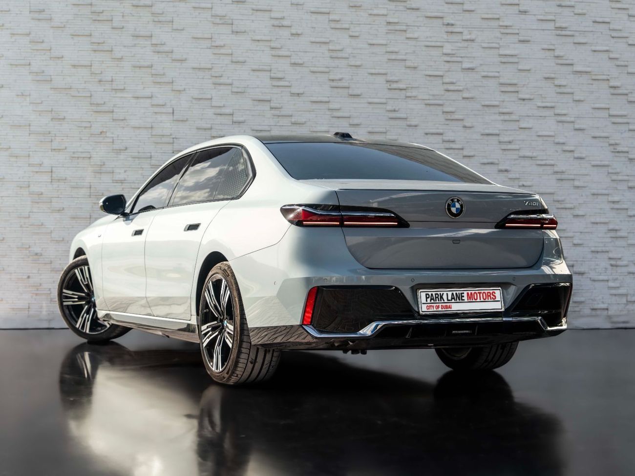 بي أم دبليو 740i 740i M Sport