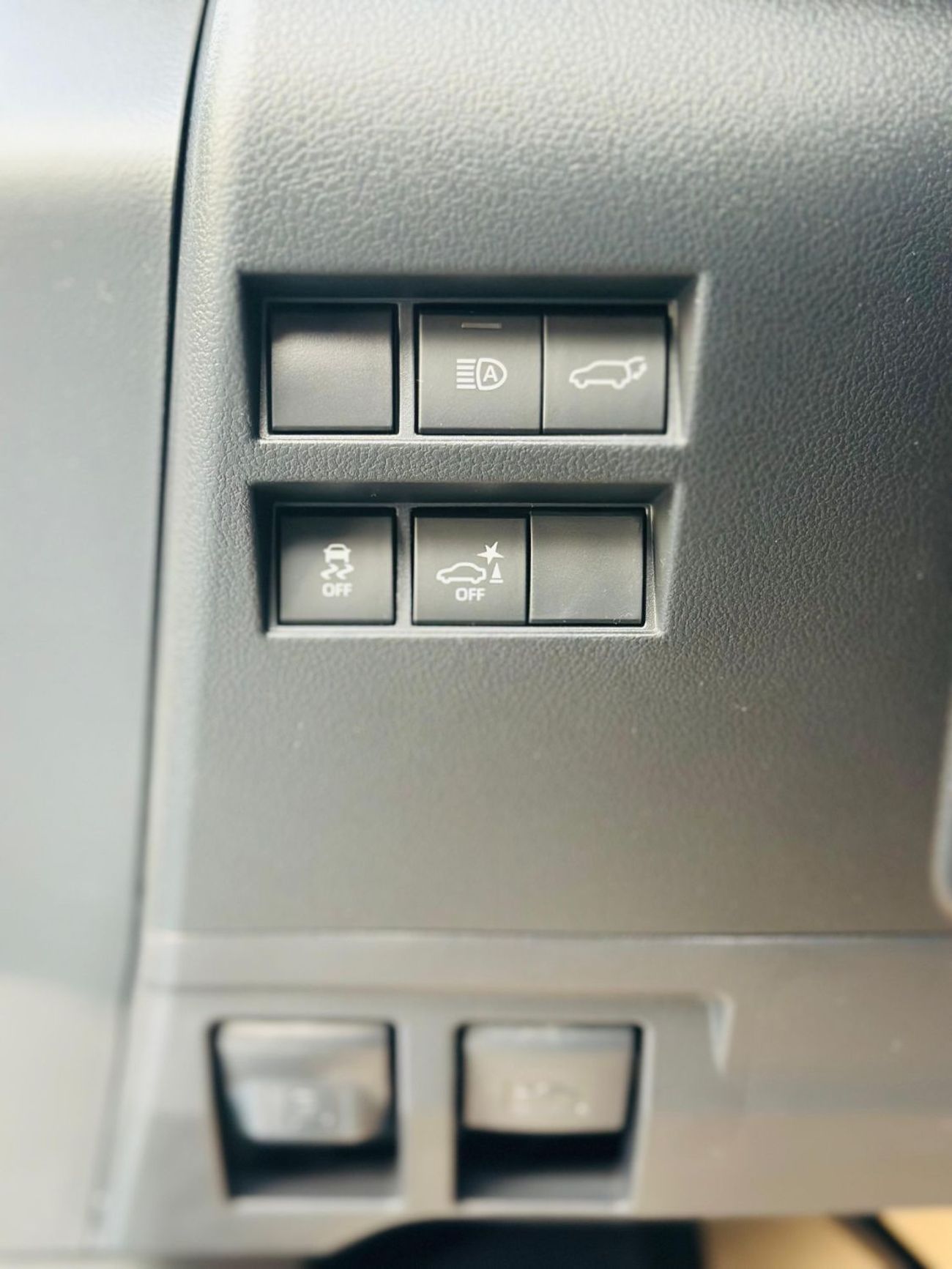 تويوتا لاند كروزر VX 4.0L