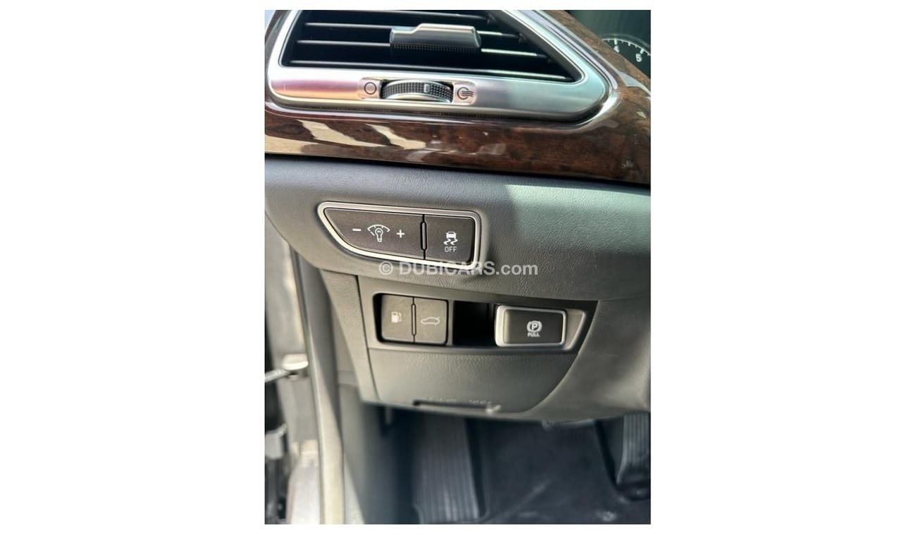 Genesis G90 Platinum