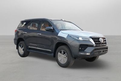 Toyota Fortuner GXR 4.0L (235 HP)