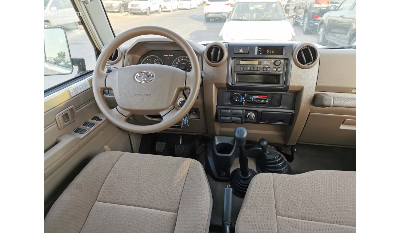 Toyota Land Cruiser Pick Up 4.2L,V6,DIESEL,DOUBLE/CABIN,POWER WINDOW,DIFF/LOCK,MT,2022MY