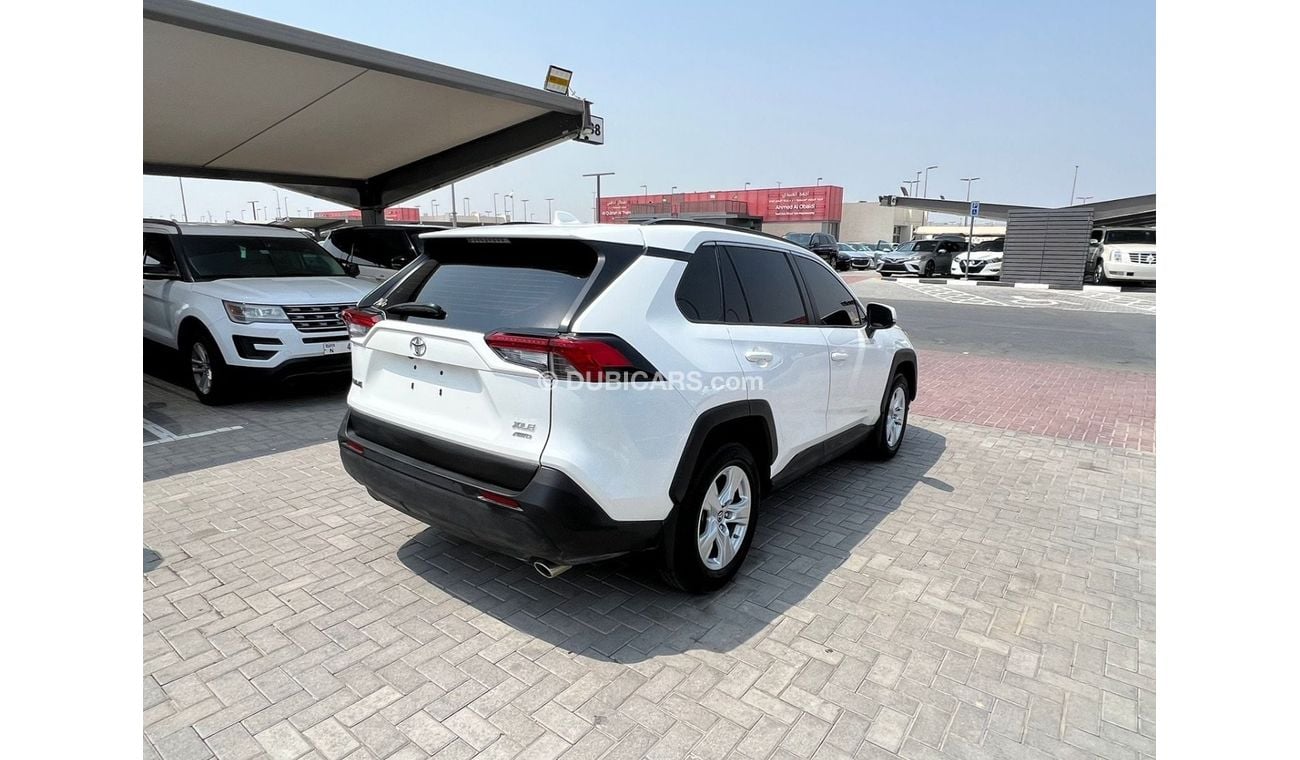 Used Toyota RAV4 2019 for sale in Dubai - 660484