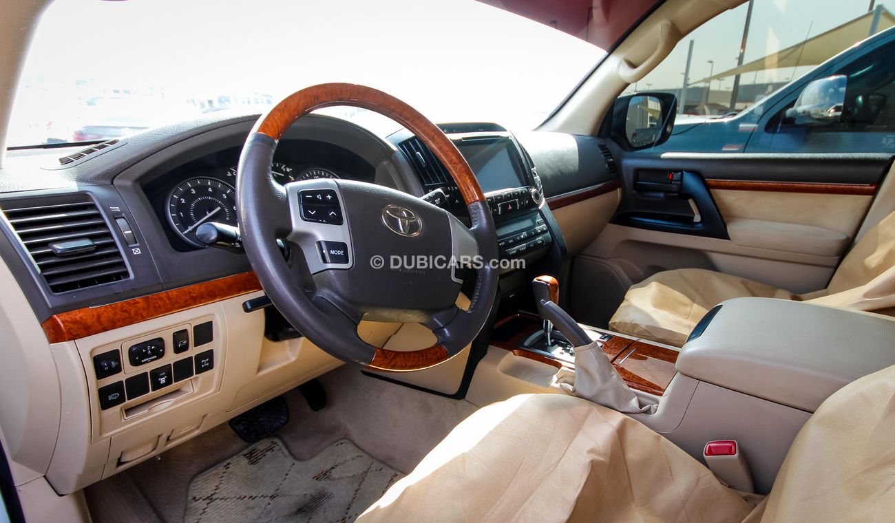 Toyota Land Cruiser GXR V8 with VXR V8 2015 body kit