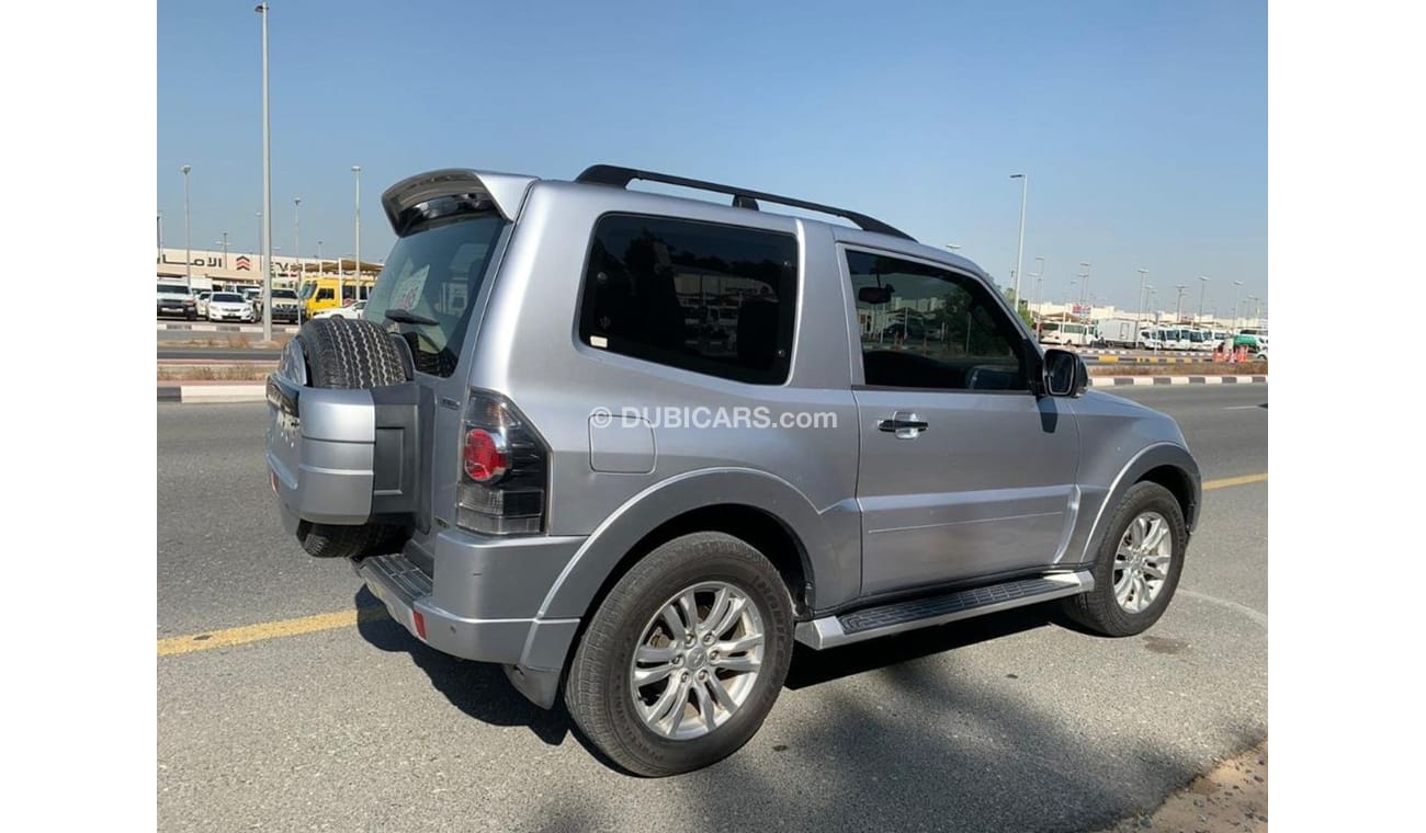 Mitsubishi Pajero Mitsubishi pajero 3.8 2013 full options no 1