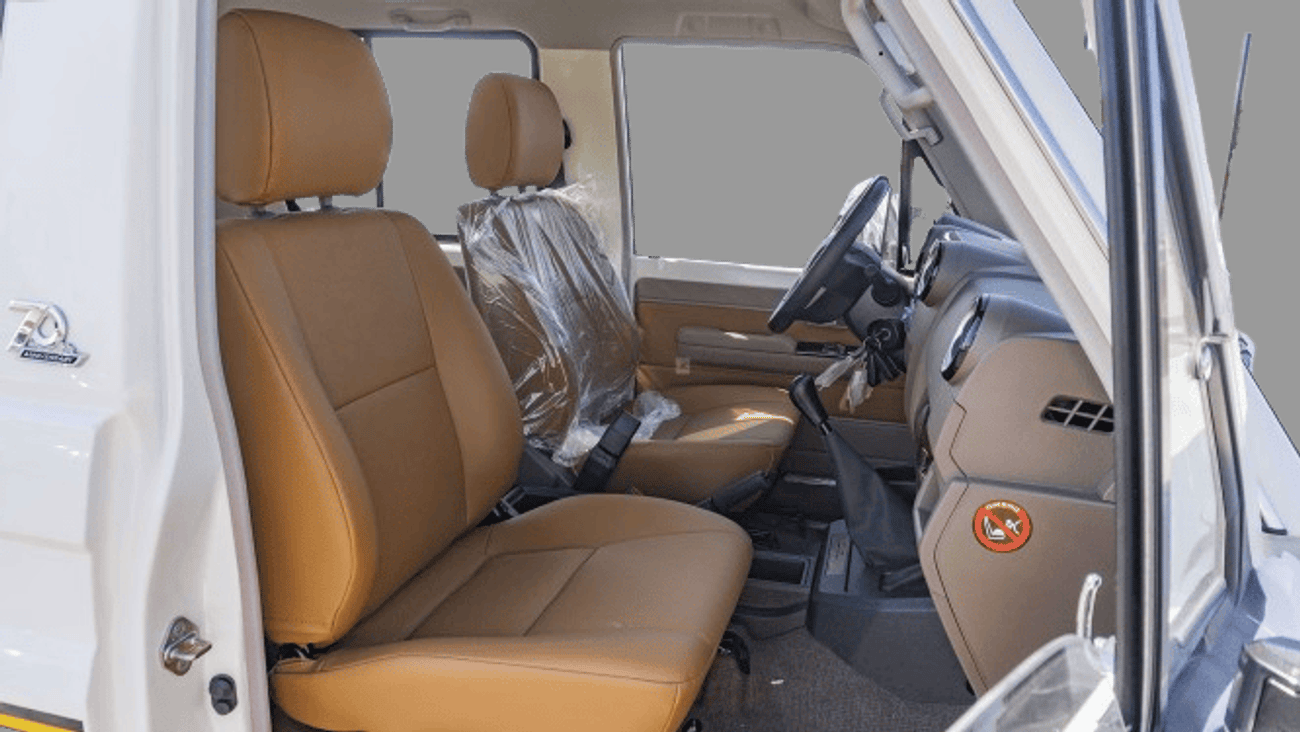 تويوتا لاند كروزر 70 70Th Anniversary ECTQAT002 - 2026 Toyota LC71 Hardtop 4.0L Petrol Manual - 70th Anniversary – White with Tan Interior