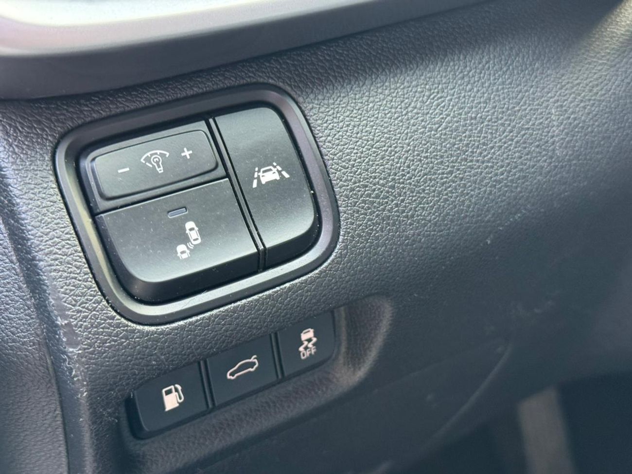 Kia Optima Si 2.4L 2.4L V4 / PANORAMIC SUNROOF / LEATHER / ROAD ASSIST / RIMS / IN PERFECT CONDITION