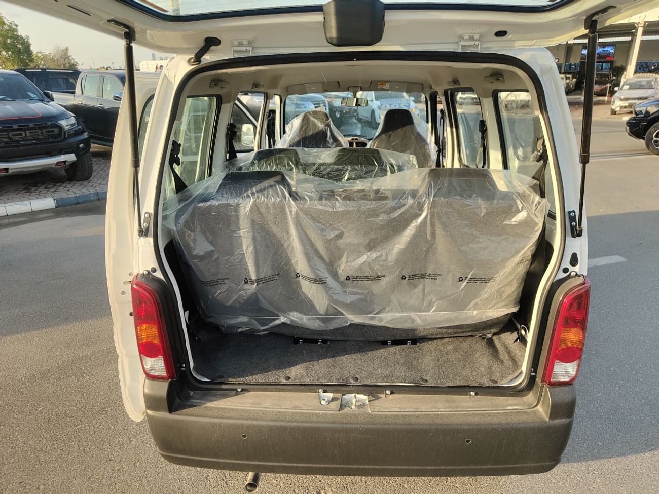 سوزوكي EECO Suzuki EECO 2026 Passenger 7 Seater Van - GL 1.2L M/T Petrol