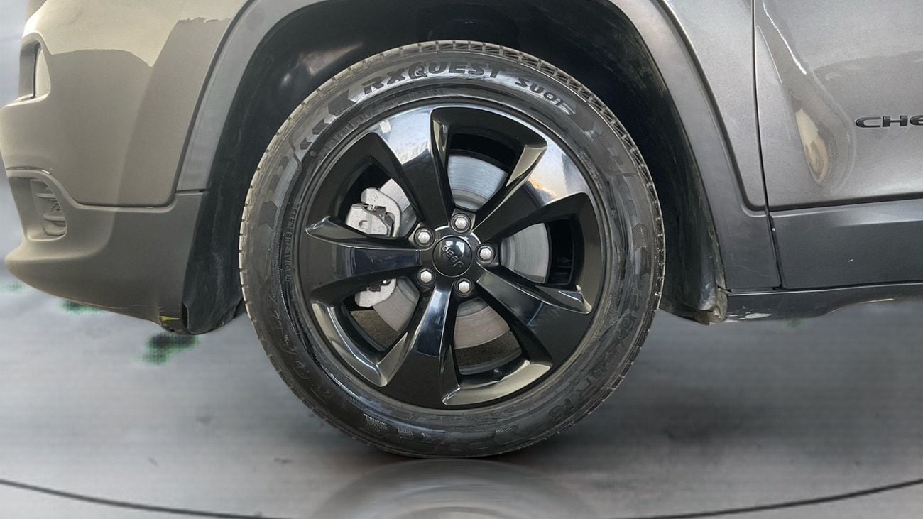 جيب شيروكي 3.2 SPORT X AUTO | شامل الضمان | 0 ﺪﻔﻋﺓ ﺃﻮﻟﻯ