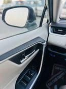 تويوتا راف ٤ XLE PREMIUM SUNROOF LEATHER SEAT