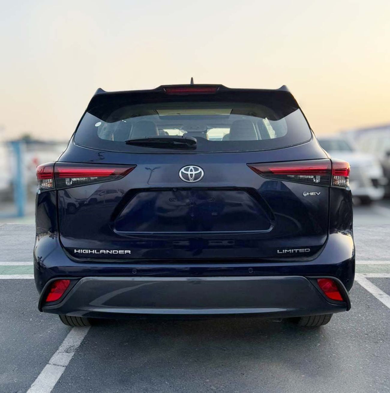 تويوتا هايلاندر 2025 MODEL TOYOTA-HIGHLANDER 2.5L HEV (LEATHER SEATS, 360 DEGREE CAMERA, PANORAMIC SUNROOF, WIRELESS