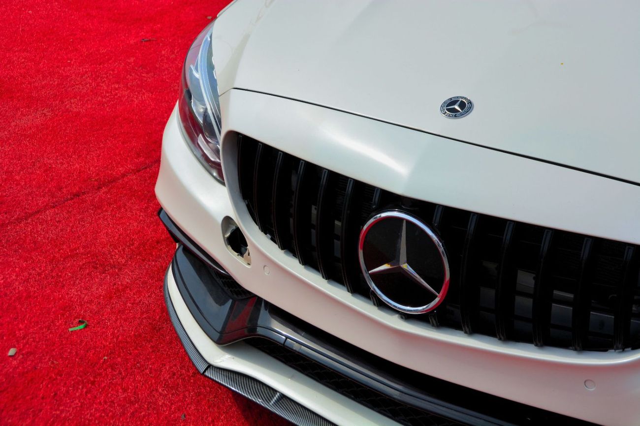 Mercedes-Benz C 63 AMG Std 4.0L Coupe