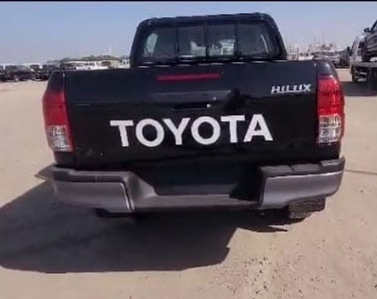 تويوتا هيلوكس GLX Petrol 2.7L Automatic 4WD Double Cab Wide Body * SPECIAL OFFER*