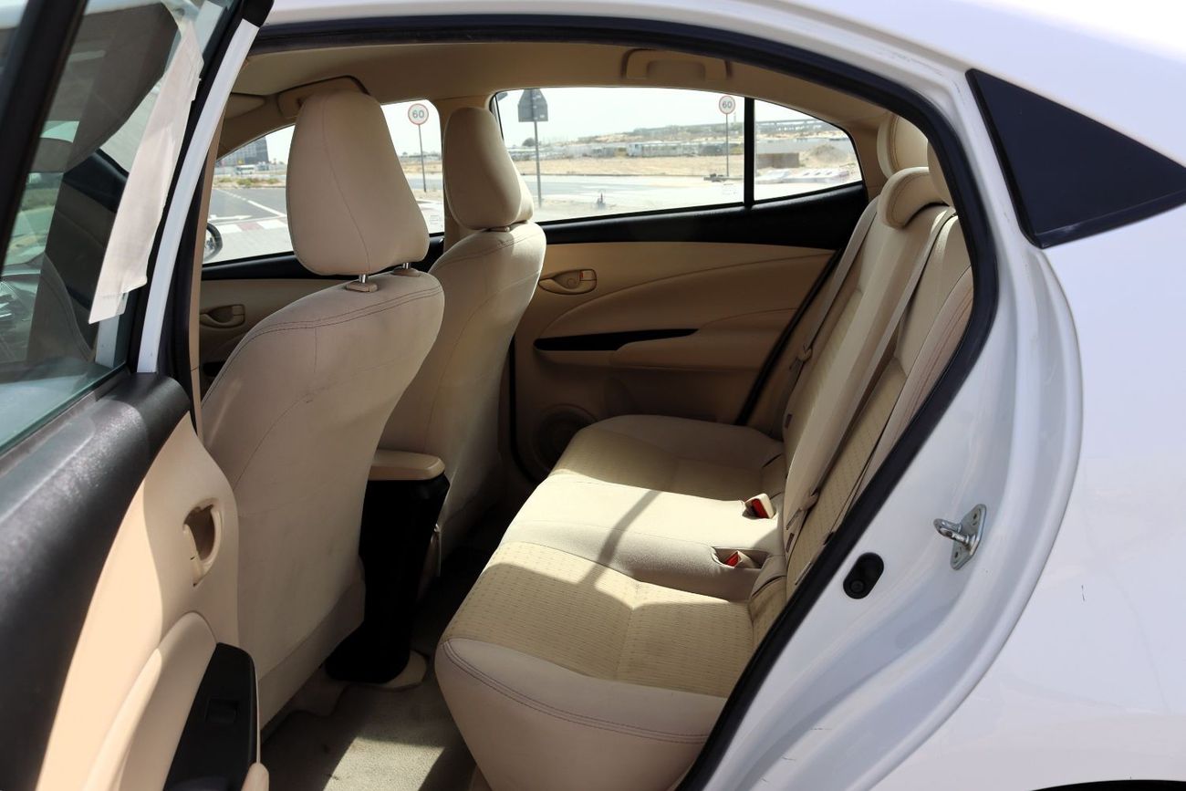 Toyota Yaris GCC ACCIDENTS FREE- ORIGINAL PAINT - SEDAN  - 1.5 CC