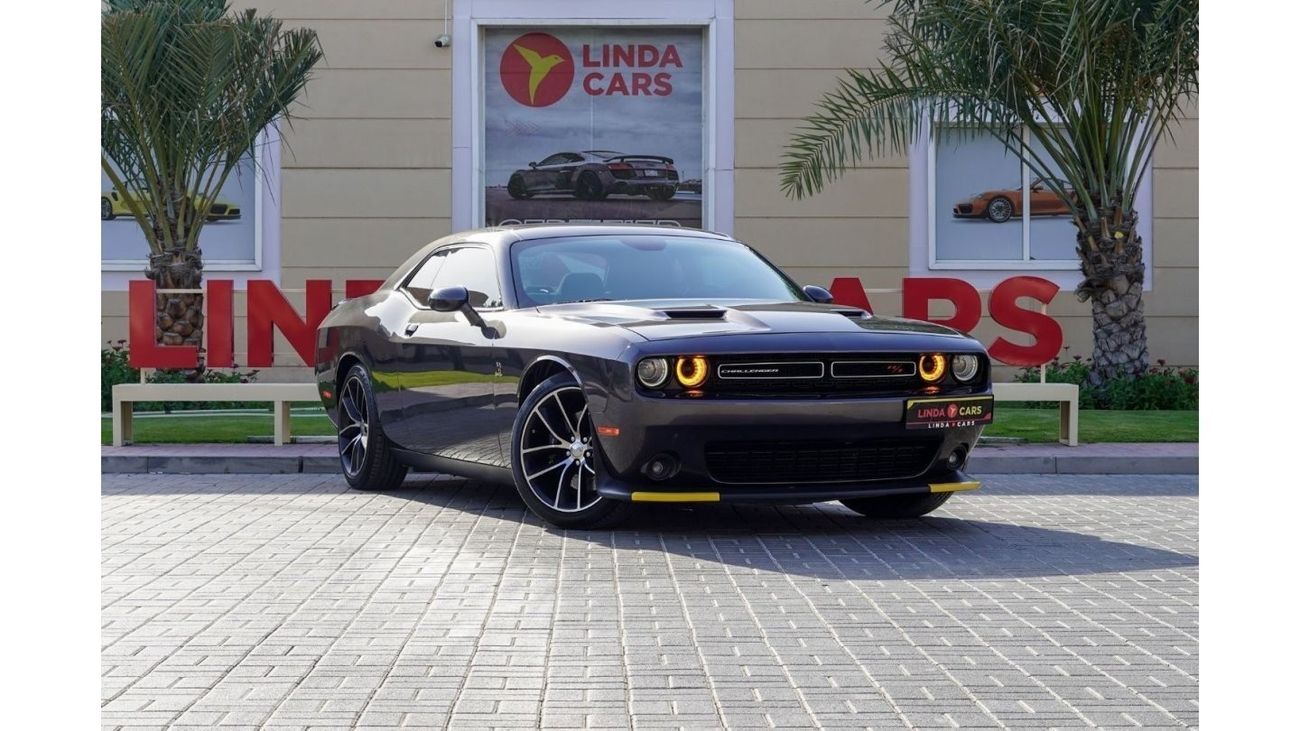 Dodge Challenger SRT 392 Dodge Challenger SRT8 392 Scat Pack Shaker 6.4L 485BHP 2016 GCC under Warranty with Flexible