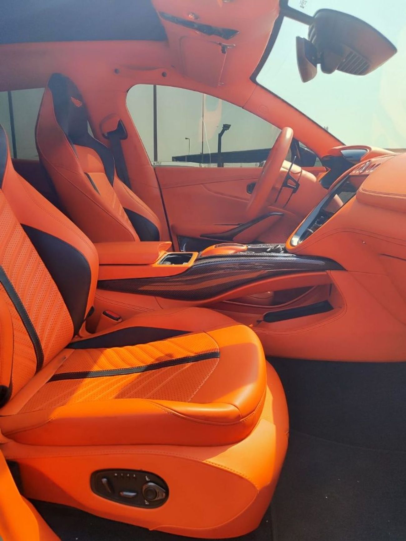 Aston Martin DBX Aston Martin DBX707 Model 2023 Petrol 4.0 AT V8 – Full Option – Luxury Sports SUV – Carbon Fiber Package