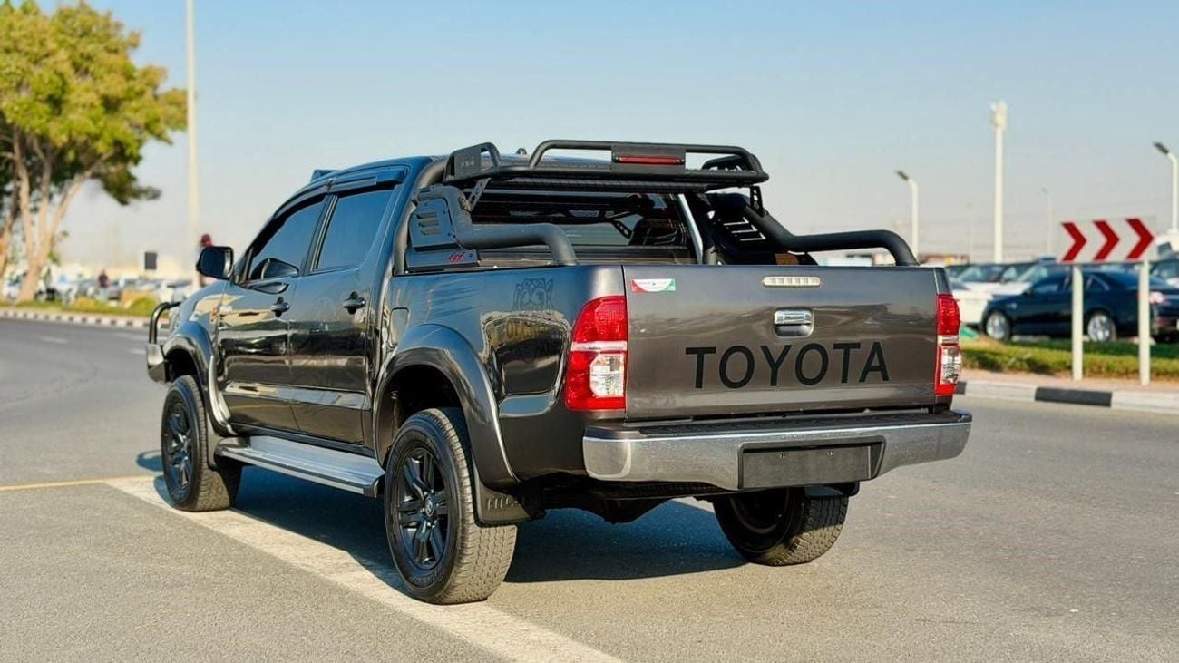 Toyota Hilux PREMIUM BULL BAR WITH LED LIGHTS | 2015 | 3.0L DIESEL ENGINE | AUTOMATIC TRANSMISSION | RHD | DOUBLE