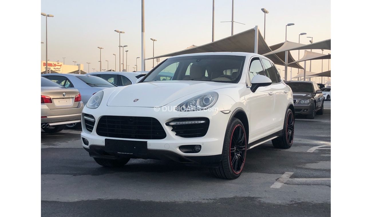 بورش كايان بورش كايين تيربو موديل 2011 خليجي فل مواصفات فتحه سقف وكراسي جلد ومثبت سرعه وتحكم كهربي كامل ونظام ص