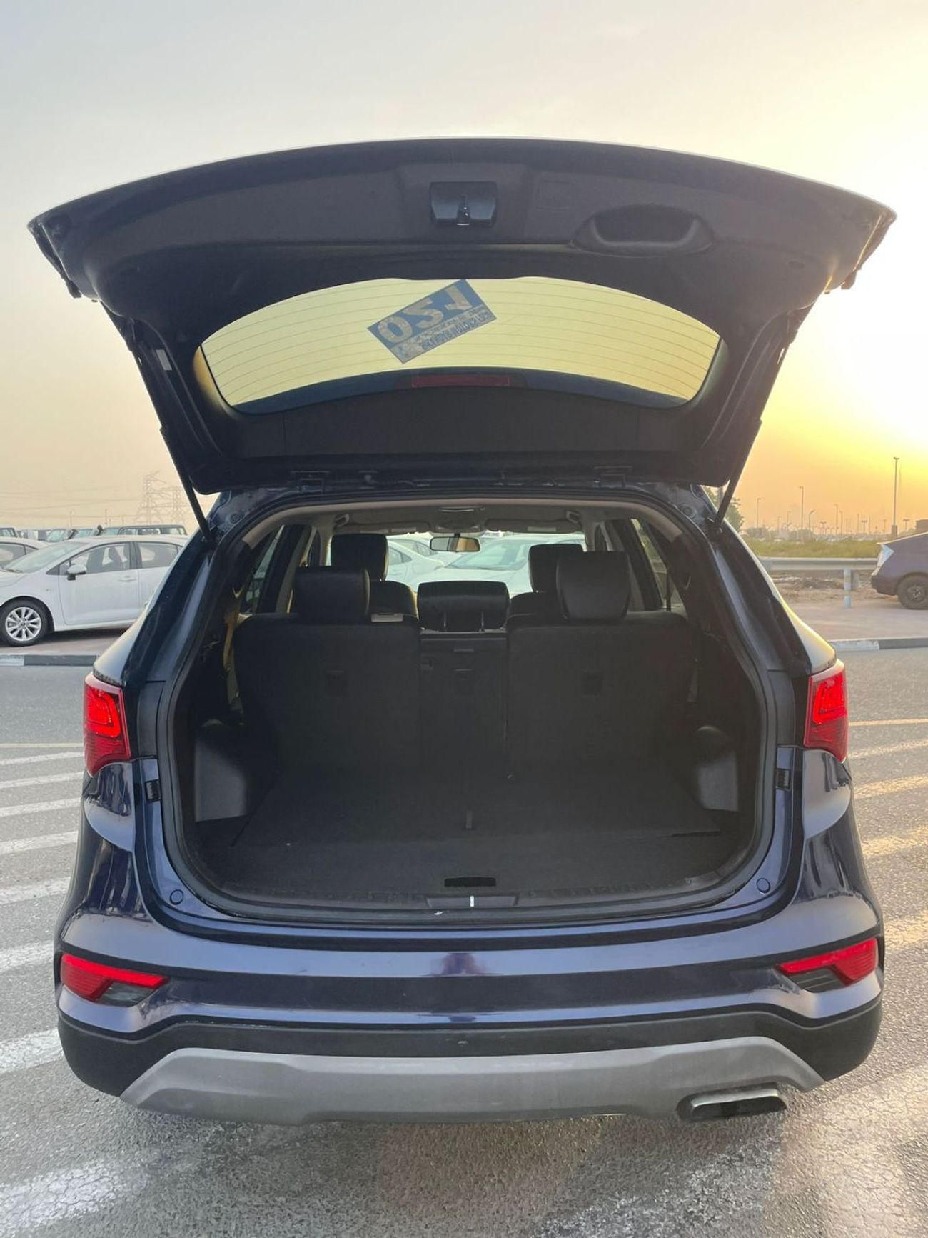 Hyundai Santa Fe 2018 Hyundai Santa Fe 2.4L V4 Sports - Rear CAM - Leather Seats - Cruise Control - 108,000 Mileage