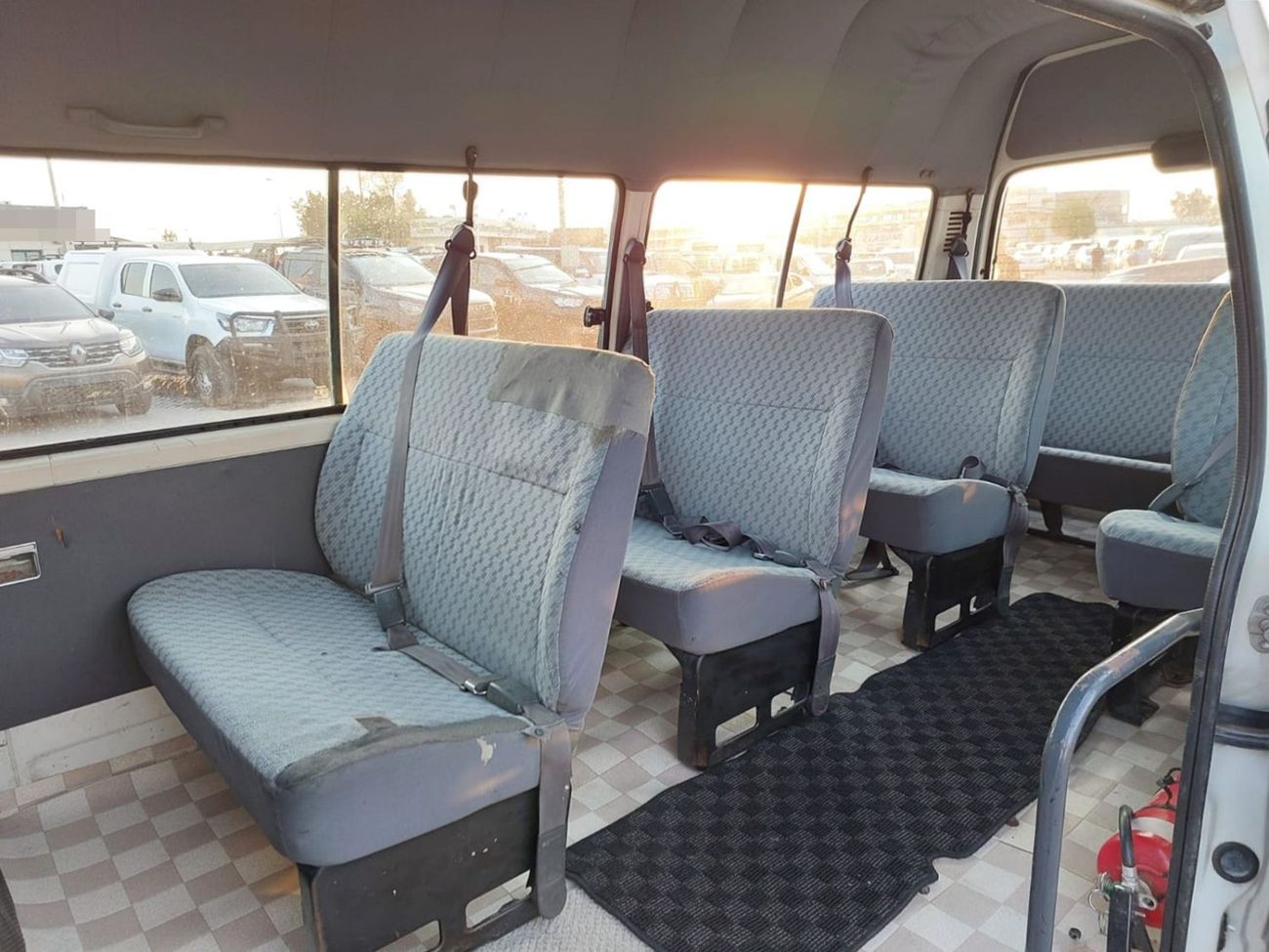 تويوتا هاياس TOYOTA HIACE COMMUTER VAN RHD 2004 MODEL 3.0 L DIESEL MANUAL(PM20757)