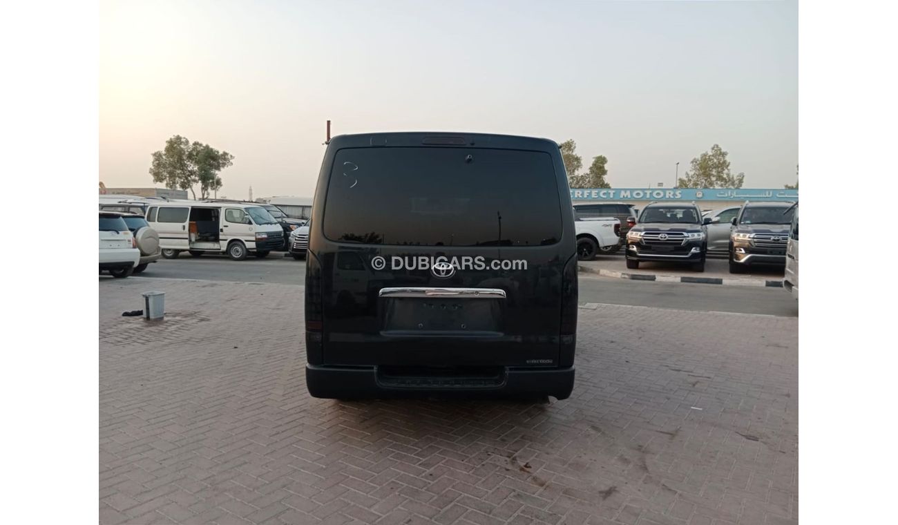 Toyota Hiace TOYOTA HIACE VAN RIGHT HAND DRIVE (PM1616)