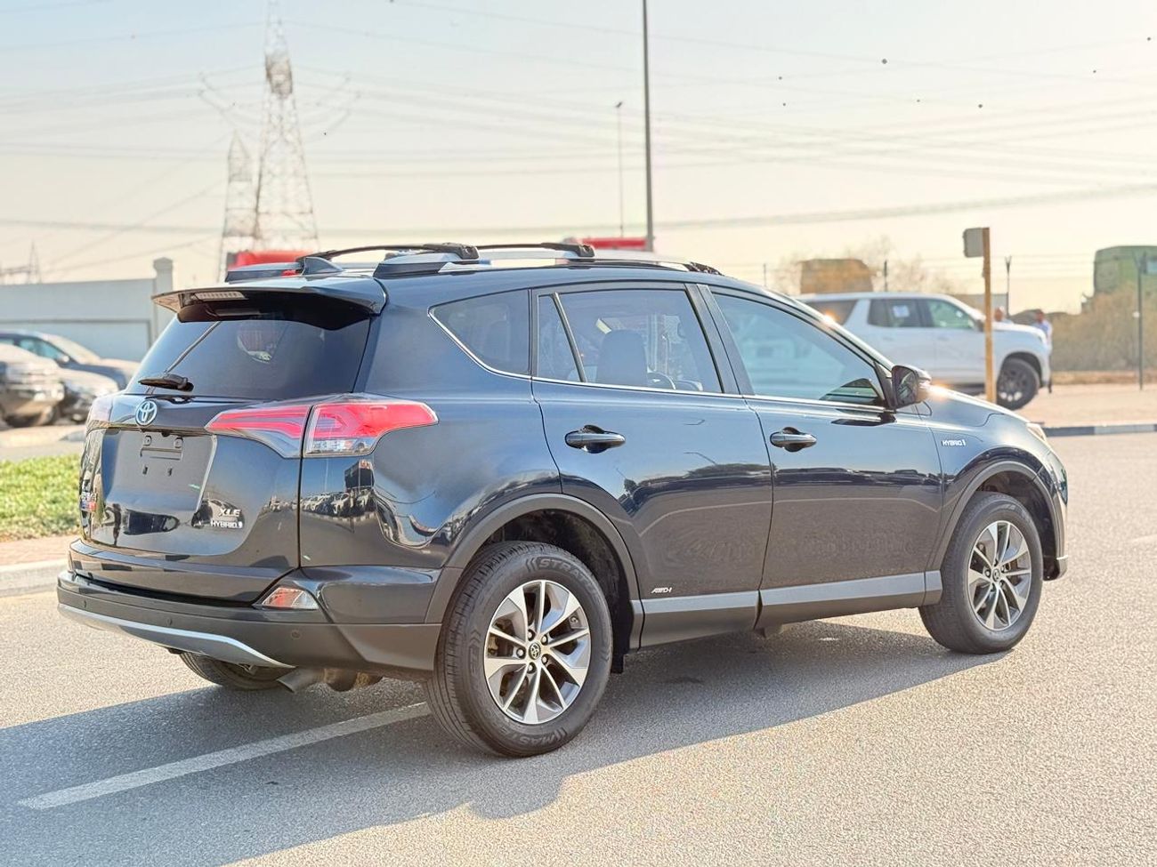 تويوتا راف ٤ XLE 2.5L