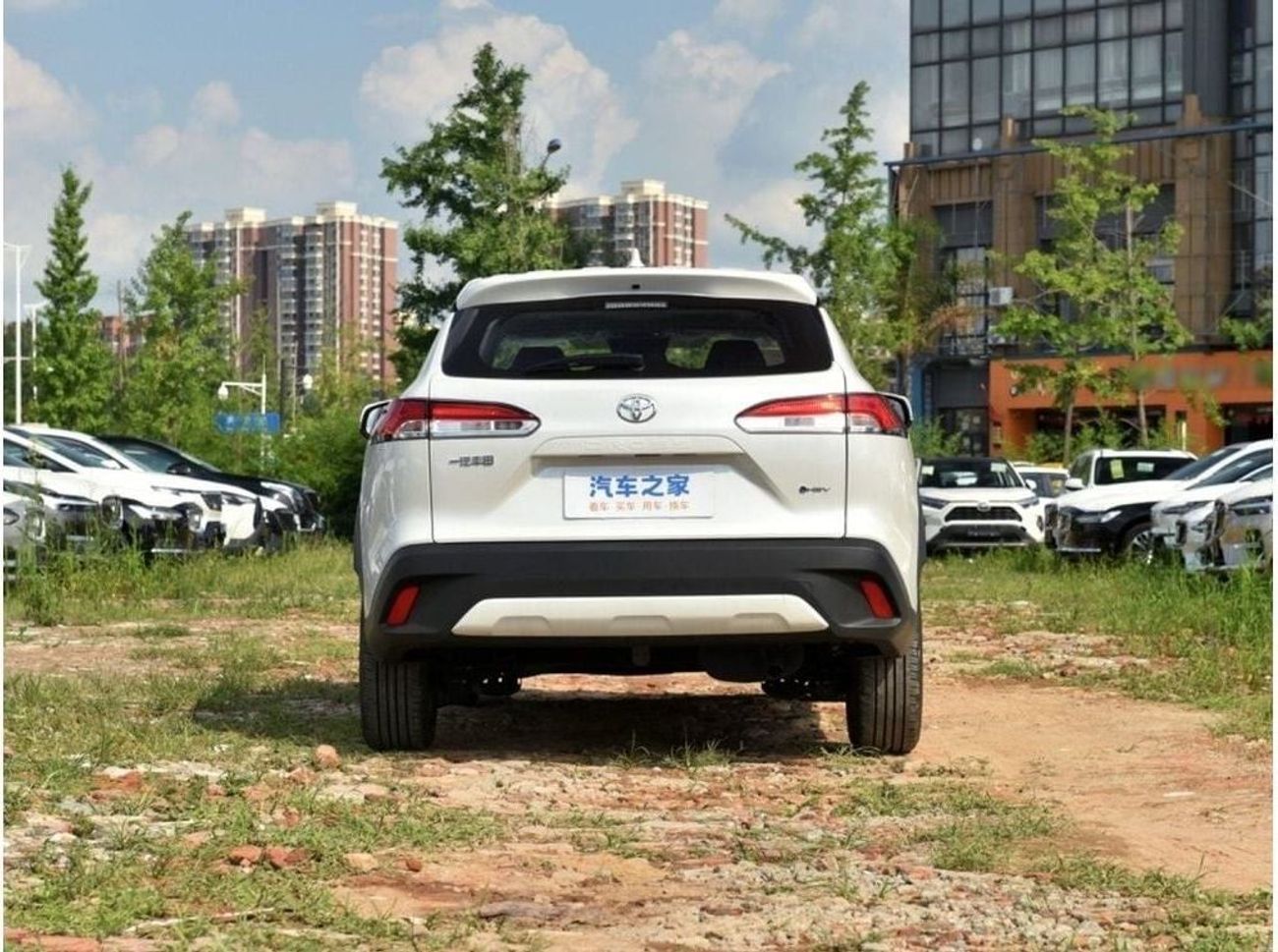 Toyota Corolla Cross Cross 2.0 hybrid elite option （export price)