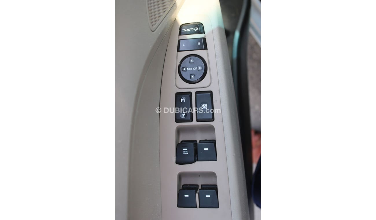 Hyundai Elantra GL High HYUNDAI ELANTRA 2017 - FULL OPTION - ENGINE 1600 CC - ACCIDENTS FREE - GCC