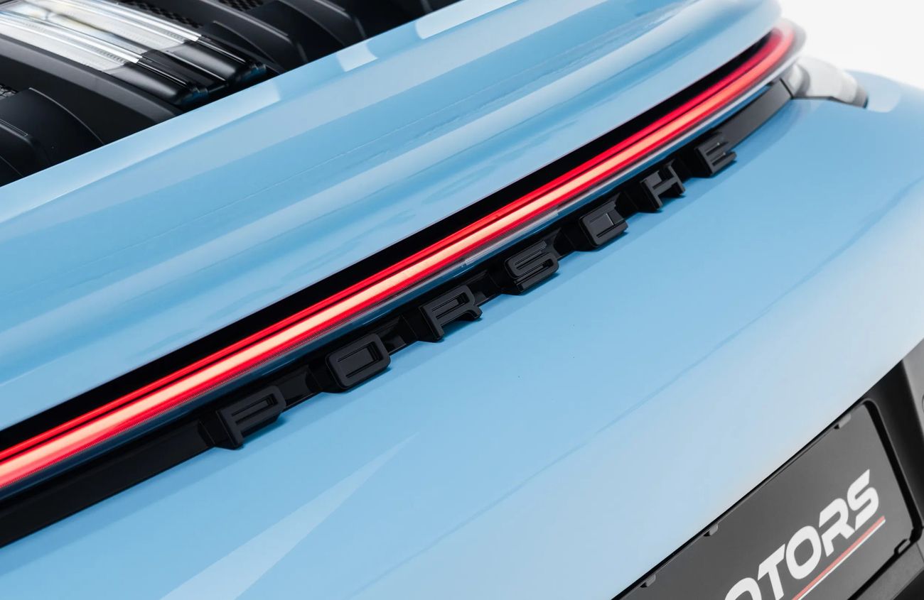 Porsche 911 4.0L F-6 Naturally Aspirated Engine