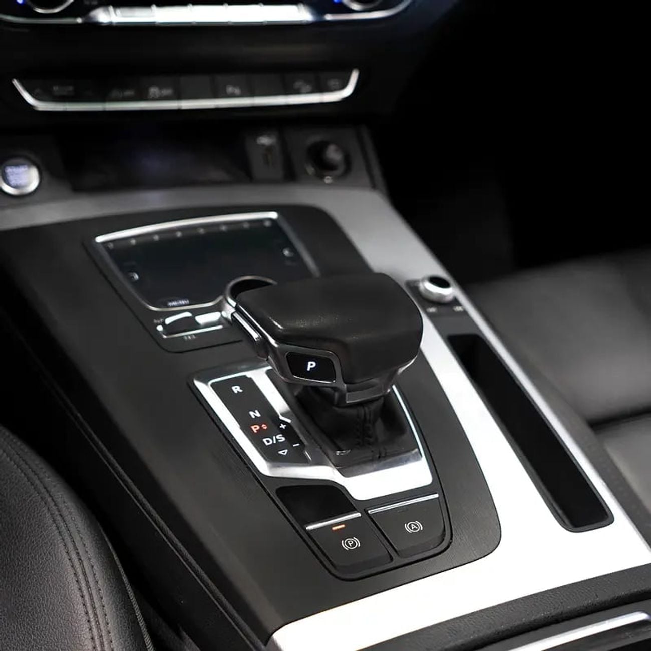 أودي Q5 45 TFSI Quattro S Line 2.0L (252 HP) 1,915 pm • 0% Downpayment • 45TFSI S-Line • 1 Year Warranty