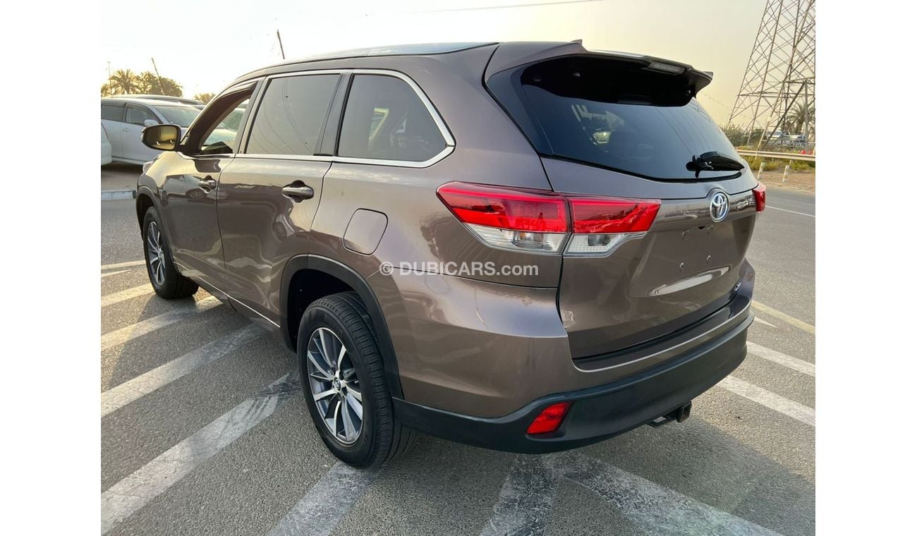 Toyota Highlander 2017 Toyota Highlander XLE Full Option  - Rare Brown Color