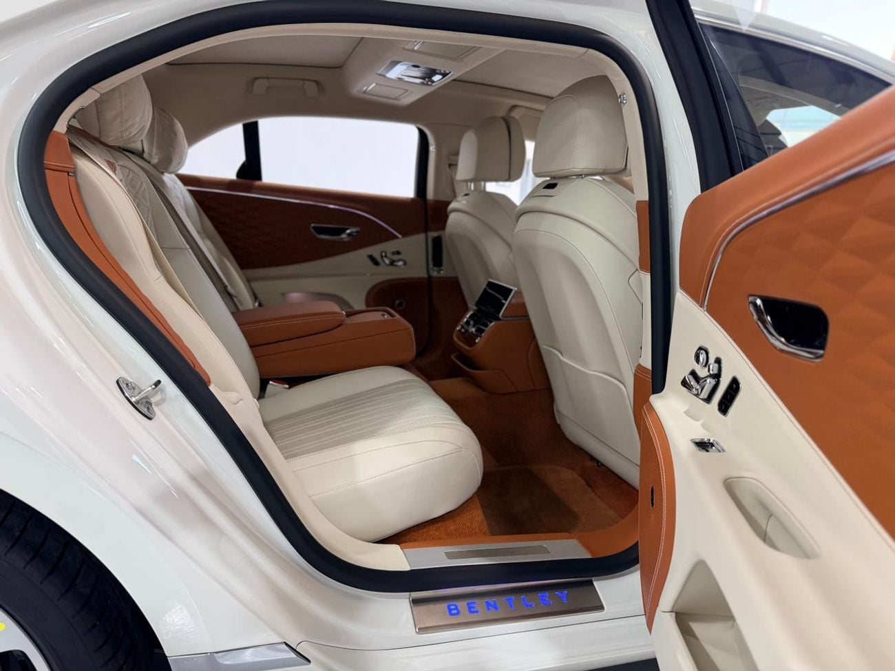 بنتلي فلاينج سبور 4.0T V8