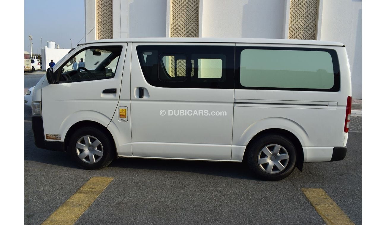 Toyota Hiace Half Planl Van Toyota Hiace Std roof 6 seater  Van, Model:2015. Excellent condition