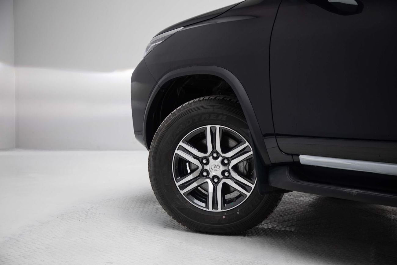 تويوتا فورتونر EXR 2.7L - Attitude Black Inside Chamois | Export Only