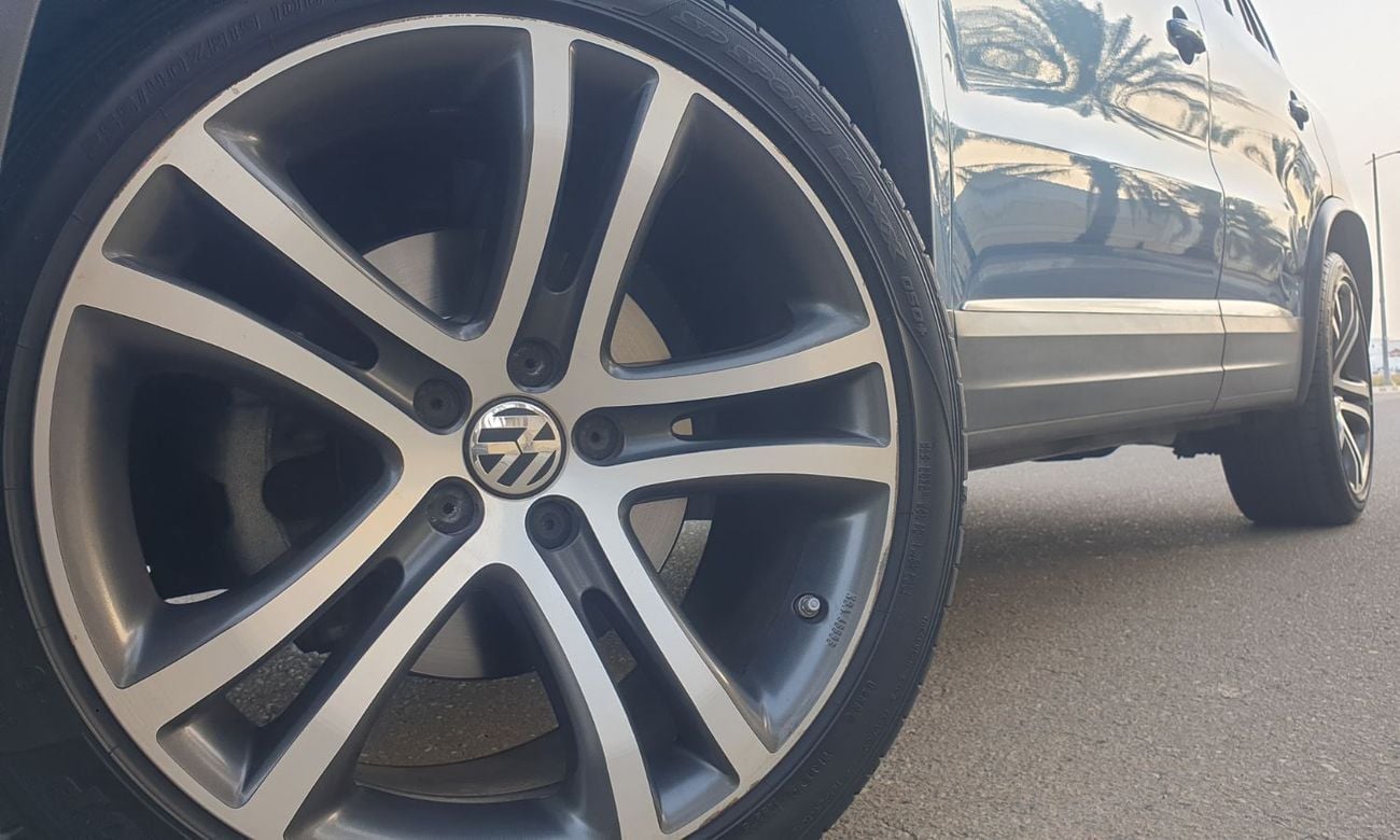 Volkswagen Tiguan SEL Track & Style