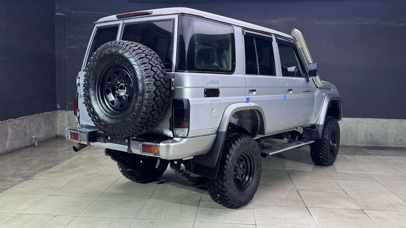 تويوتا لاند كروزر 70 DIESEL 5 DOORS HARDTOP 2013 MODEL RIGHT HAND DRIVE