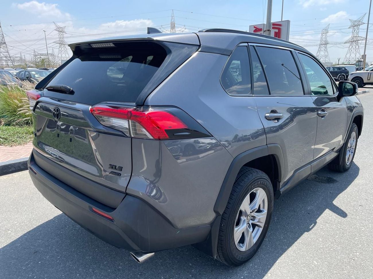 تويوتا راف ٤ Left Hand Petrol ,2.5 liter ,Only For Export