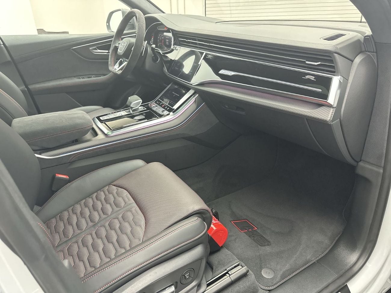 أودي RSQ8 RS Q8 SUV Performance 640hp Carbon Edition (Ref# 23677)