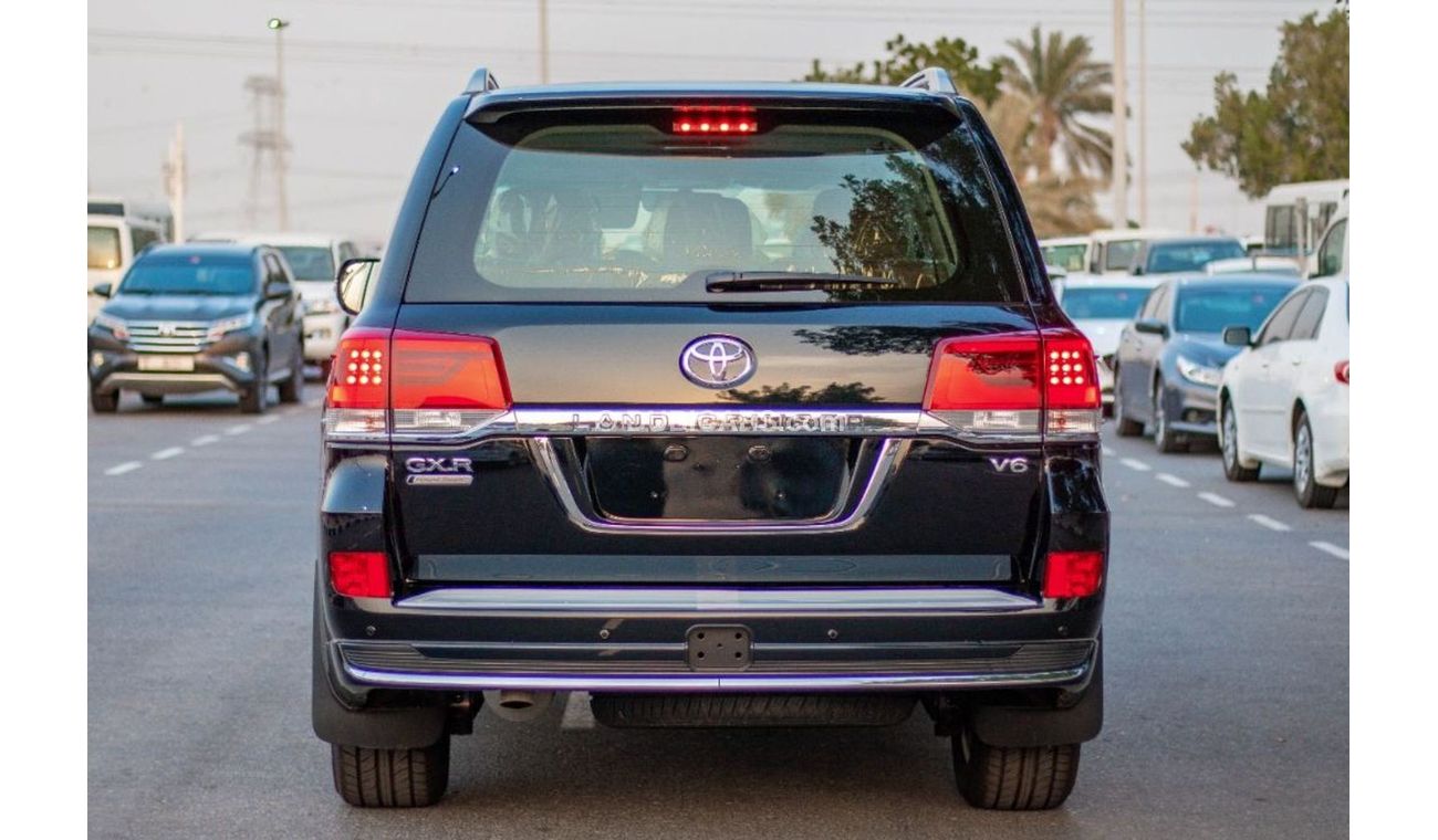 تويوتا لاند كروزر LC200 4.0L GXT GT V6 | Leather Seats + Sunroof + Back Cam