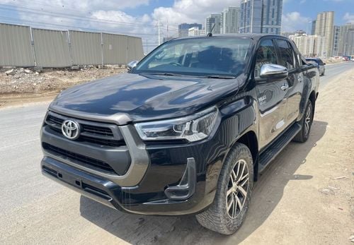 Toyota Hilux GLX diesel 2.8 liter ,right hand drive automatic ,full option