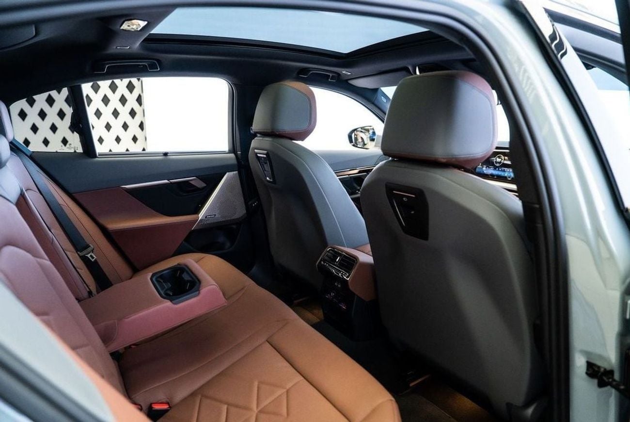 بي أم دبليو i5 EDRIVE40 M SPORT EDRIVE