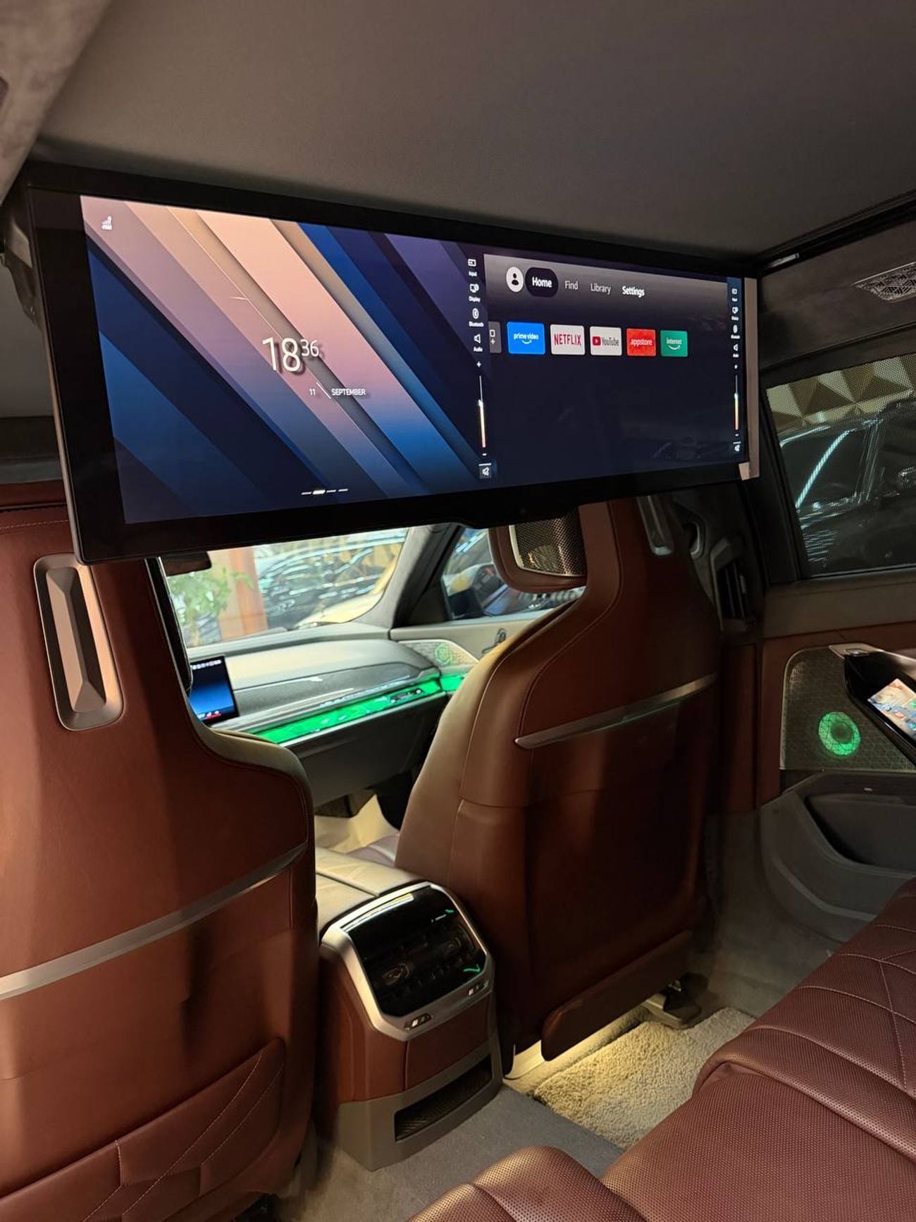 بي أم دبليو 760i 4.4L · 8 Cyl · Automatic · Petrol · Sedan · All Wheel Drive · 5 Seats · 4 Door