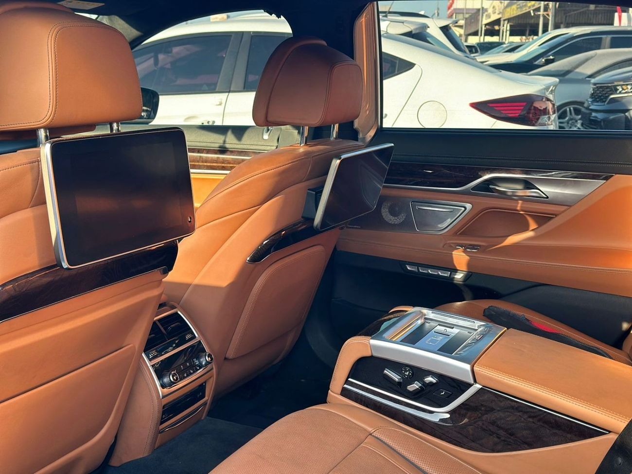 BMW 750Li xDrive 4.4L (530 HP)