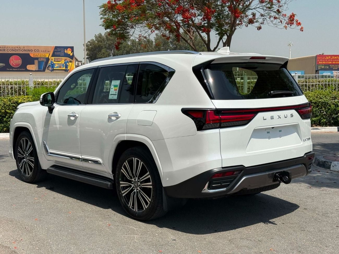 لكزس LX 700h SIGNATURE SIGNATURE