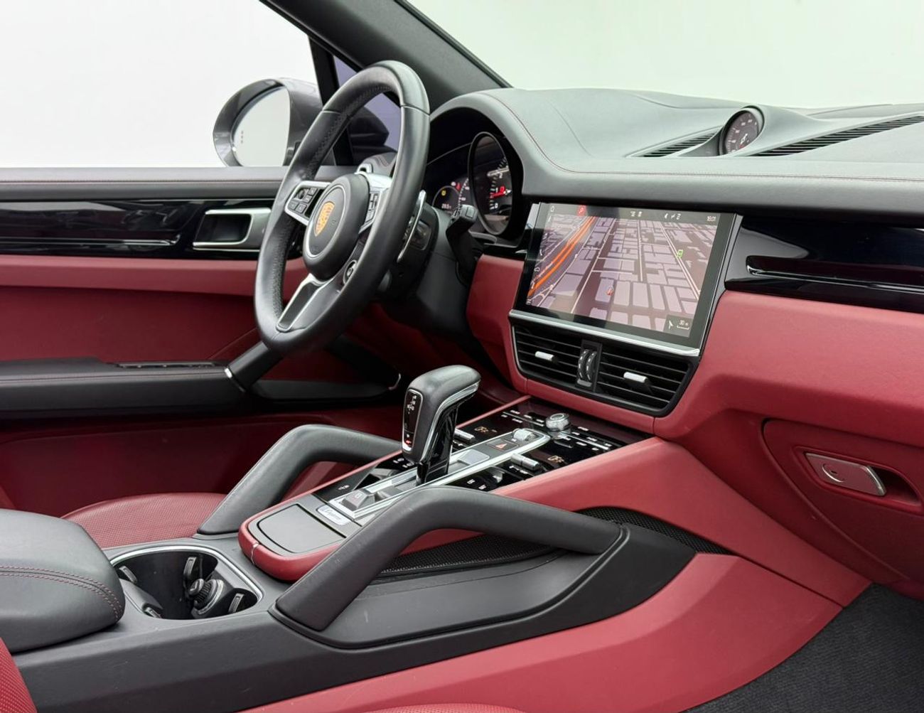 Porsche Cayenne Base 2019 Porsche Cayenne ,AL Nabooda Warranty ,Full Service History ,Excellent Condition ,Gcc