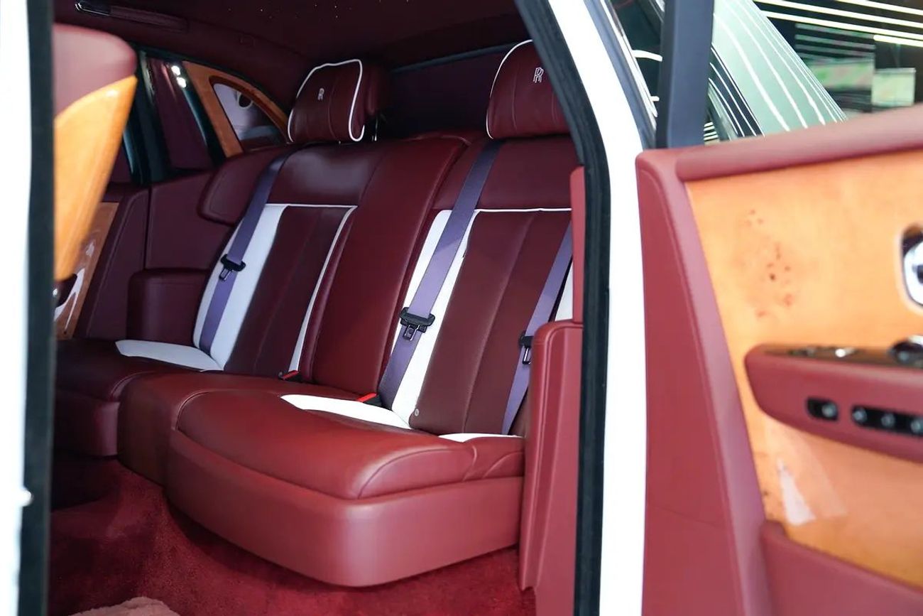 رولز رويس فانتوم EWB Std 6.8L